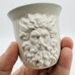 Zeus Rölyefli El Yapımı Stoneware Fincan – Ada Çayı Yeşili İç Kaplama – 175 ml - Görsel 4