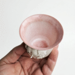 Medusa Kabartmalı El Yapımı Stoneware Fincan – Pembe İç Yüzeyli – Yunan Mitolojisi Kahve Kupası 175 ml - Görsel 6